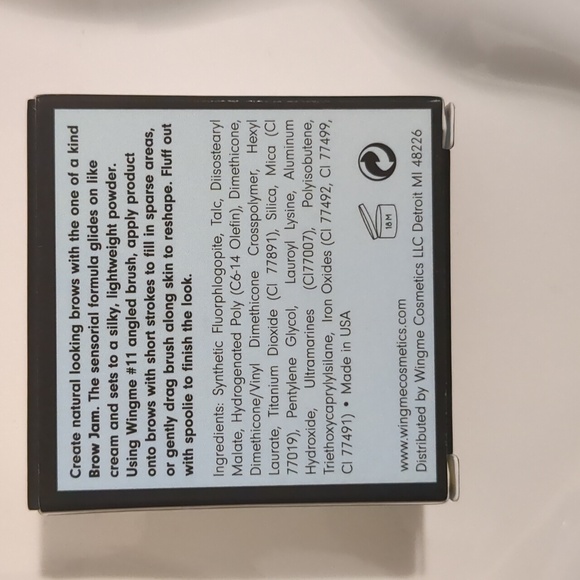 Eyeshadow - Picture 3 of 4